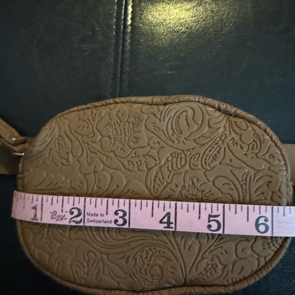 Stone Mountain Leather Embossed Belt Bag Sz Medium Ladies - Picture 3 of 10
